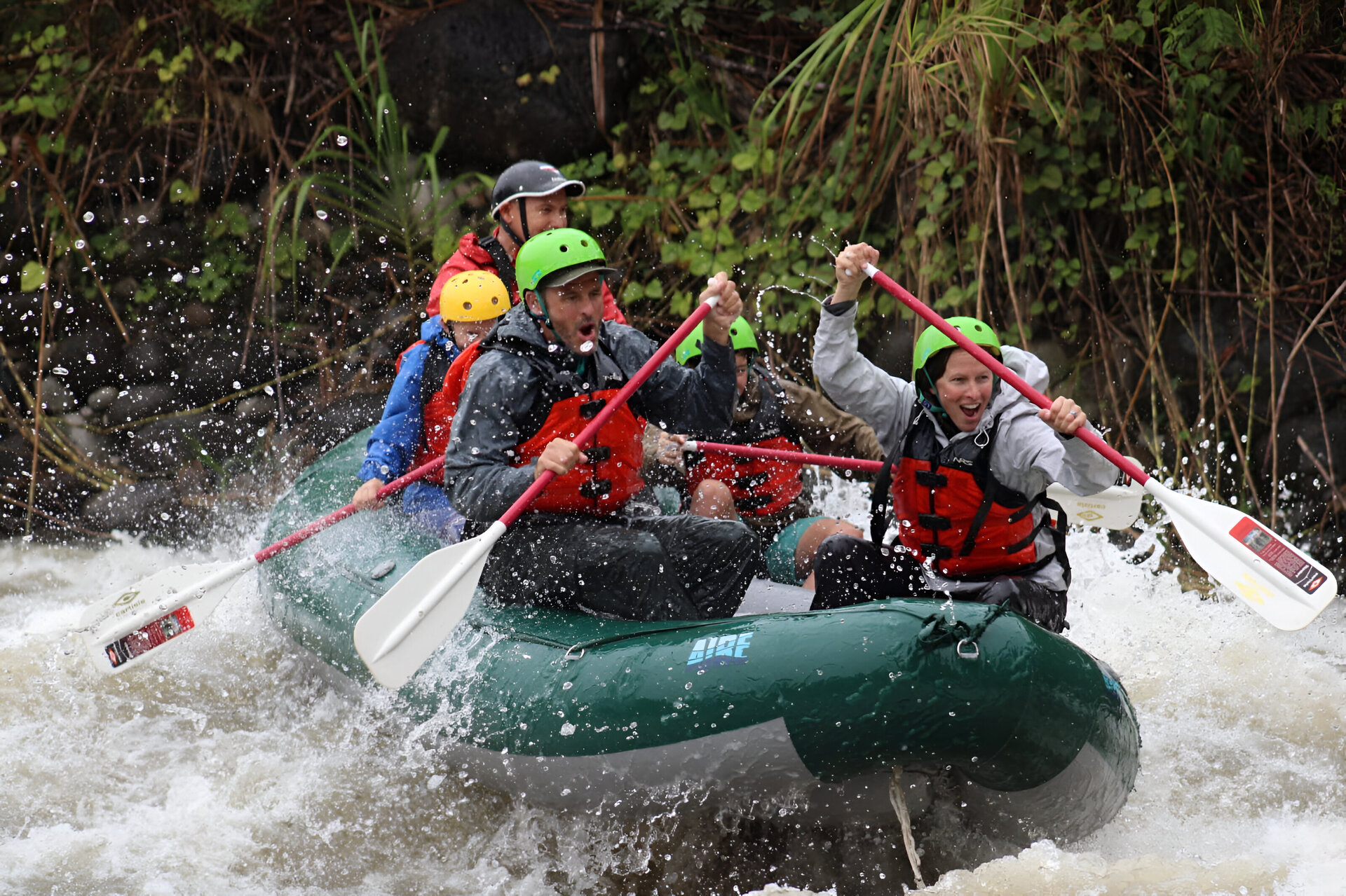 WHITE WATER RAFING CANOA AVENTURA